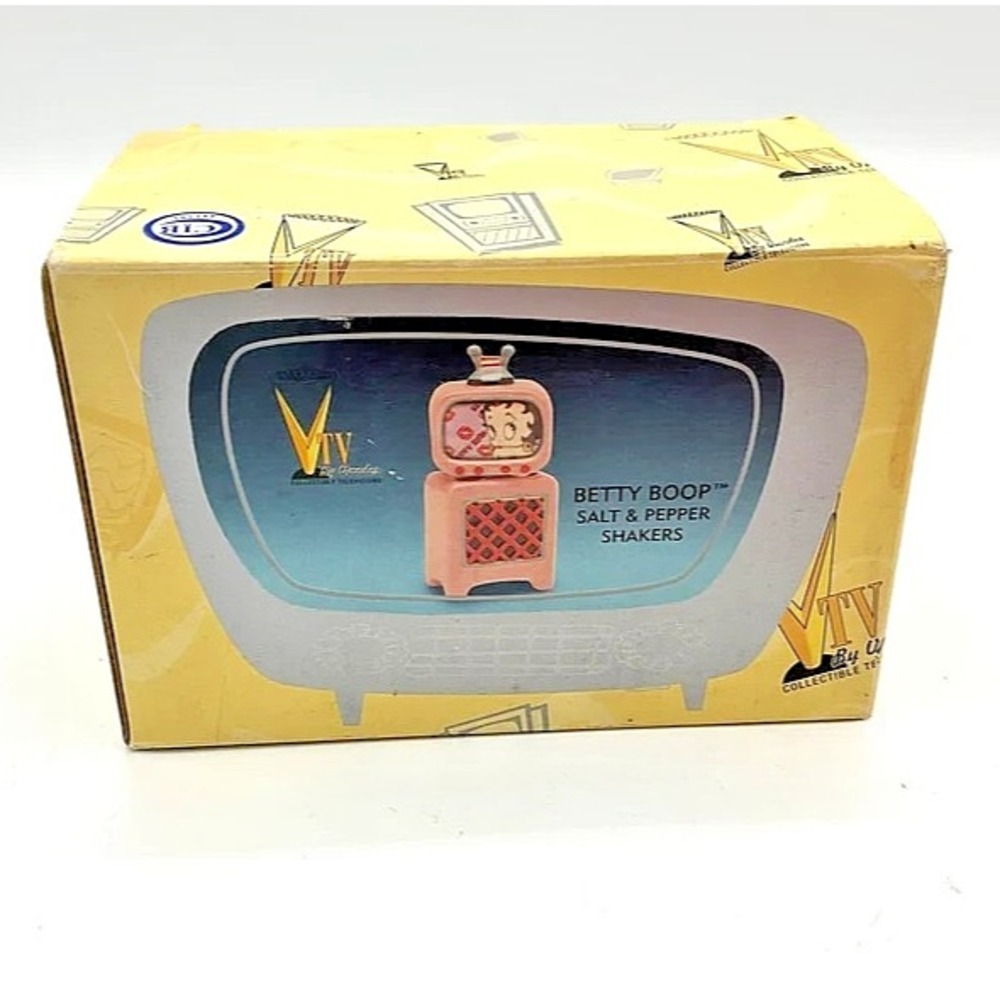 BETTY BOOP retro pink TV Porcelain Salt & Pepper Shaker Set